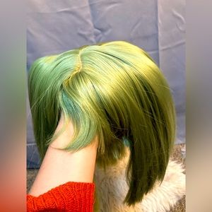 Brand new wig human hair the color green